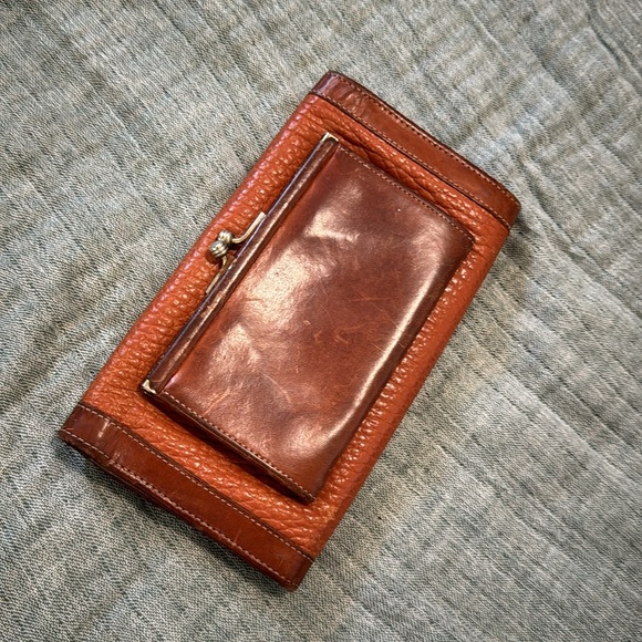 Vintage leather Dooney and Bourke wallet - Picture 5 of 7